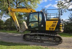 JCB JS131LC