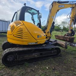 JCB 8085