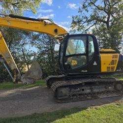 JCB JS131LC