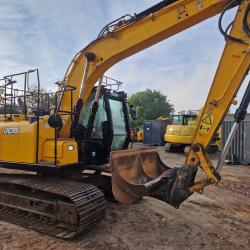 JCB JS130LC