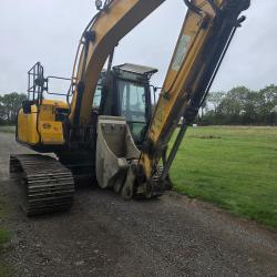 JCB JS131LC
