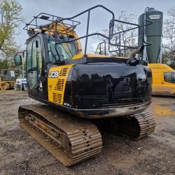 JCB JS131LC