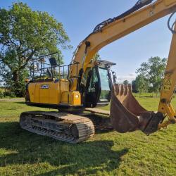 JCB JS130LC