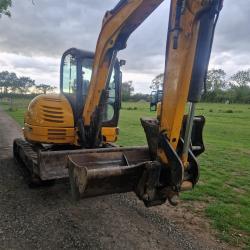 JCB 8065