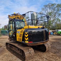 JCB JS130LC