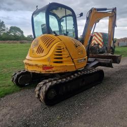 JCB 8065