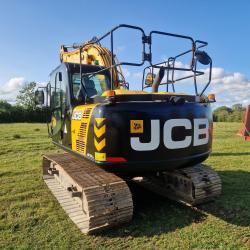 JCB JS130LC