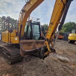 JCB JS130LC