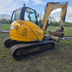 JCB 8085
