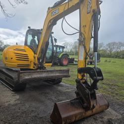 JCB 8085